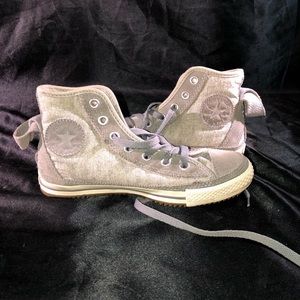 Converse size 7